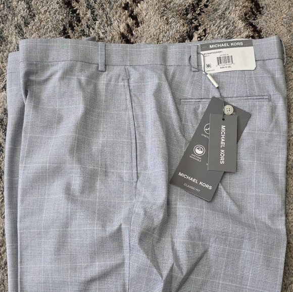 Michael Kors Men's Classic Dress Pants 42x32 White Blue Plaid NWT $95 MSRP - Picture 2 of 6